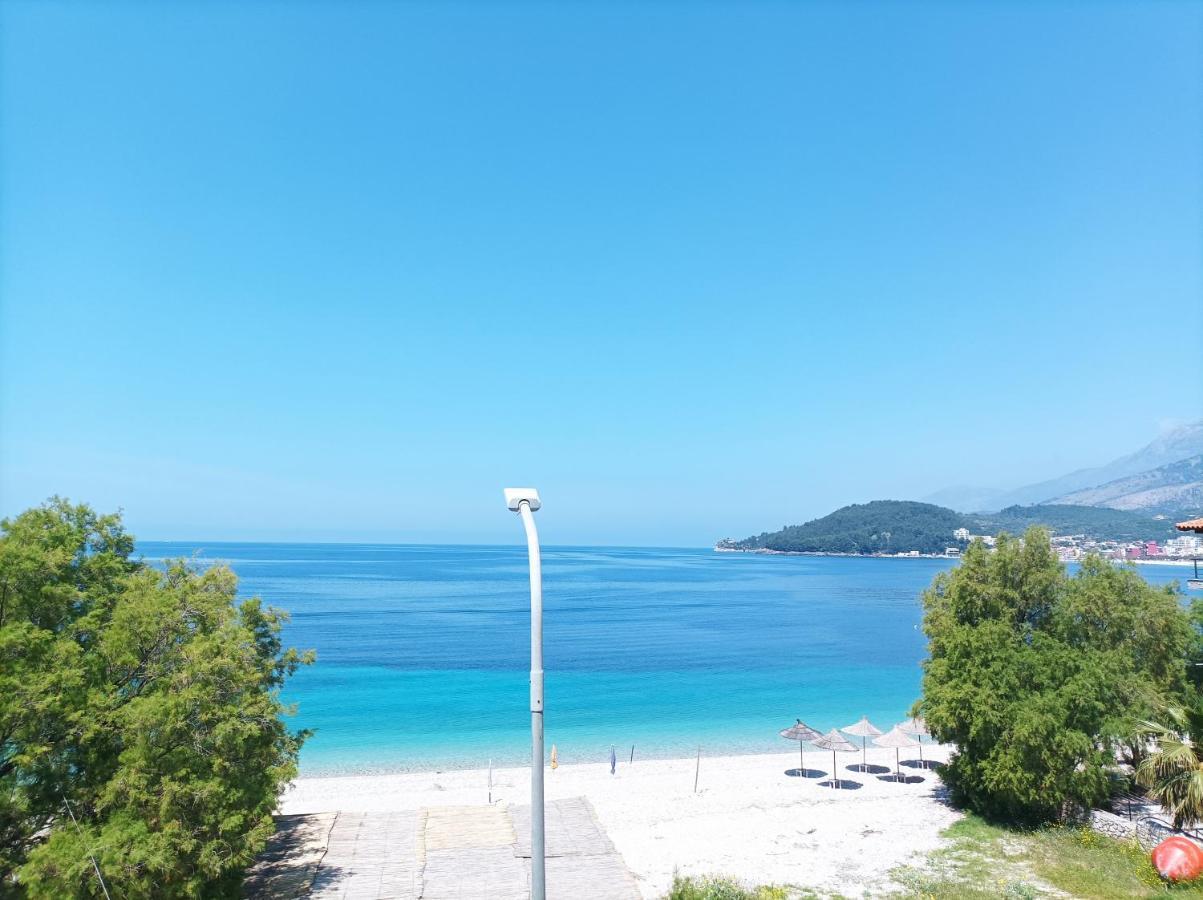 George Apartments Himare Eksteriør bilde
