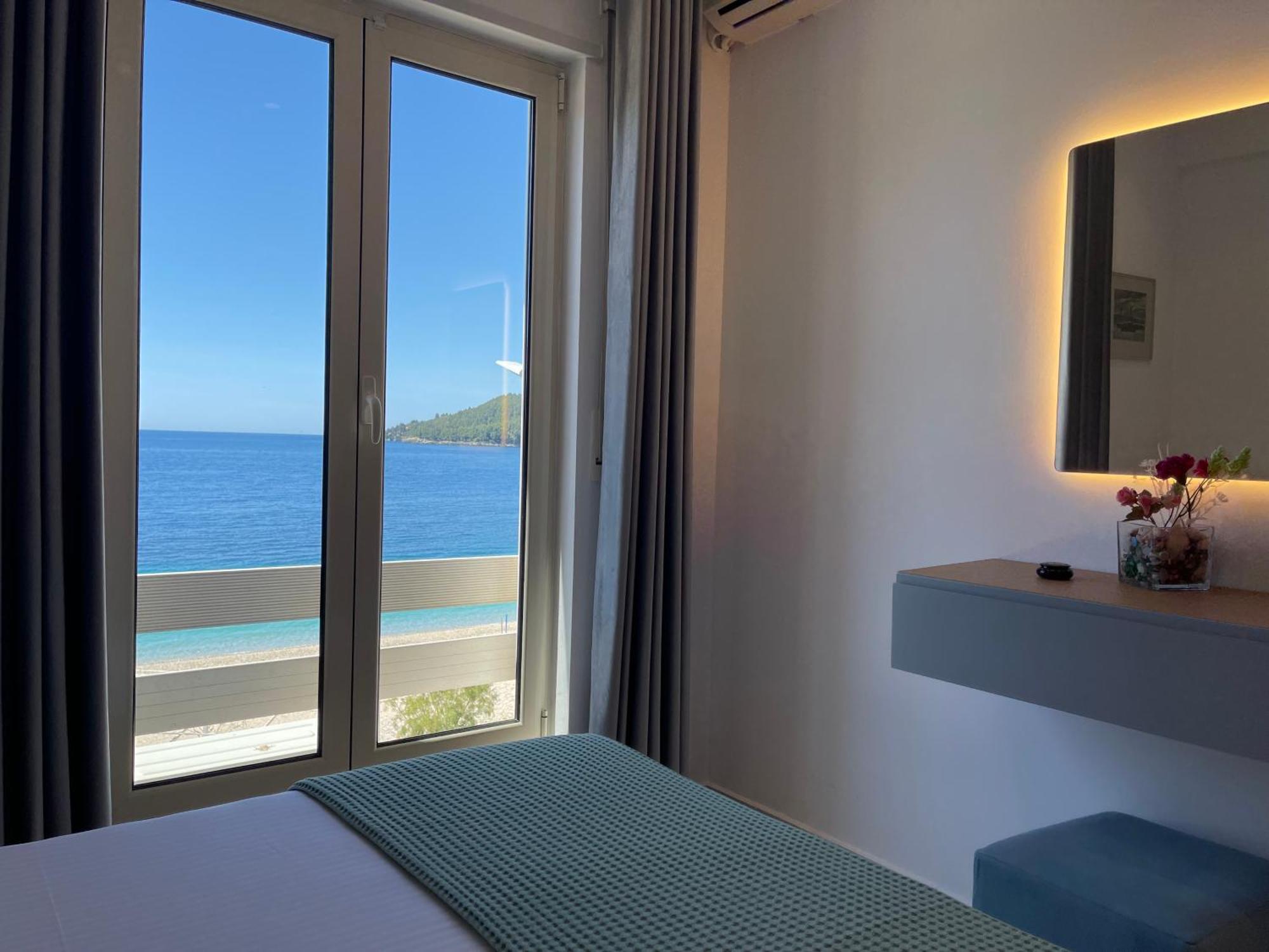 George Apartments Himare Eksteriør bilde