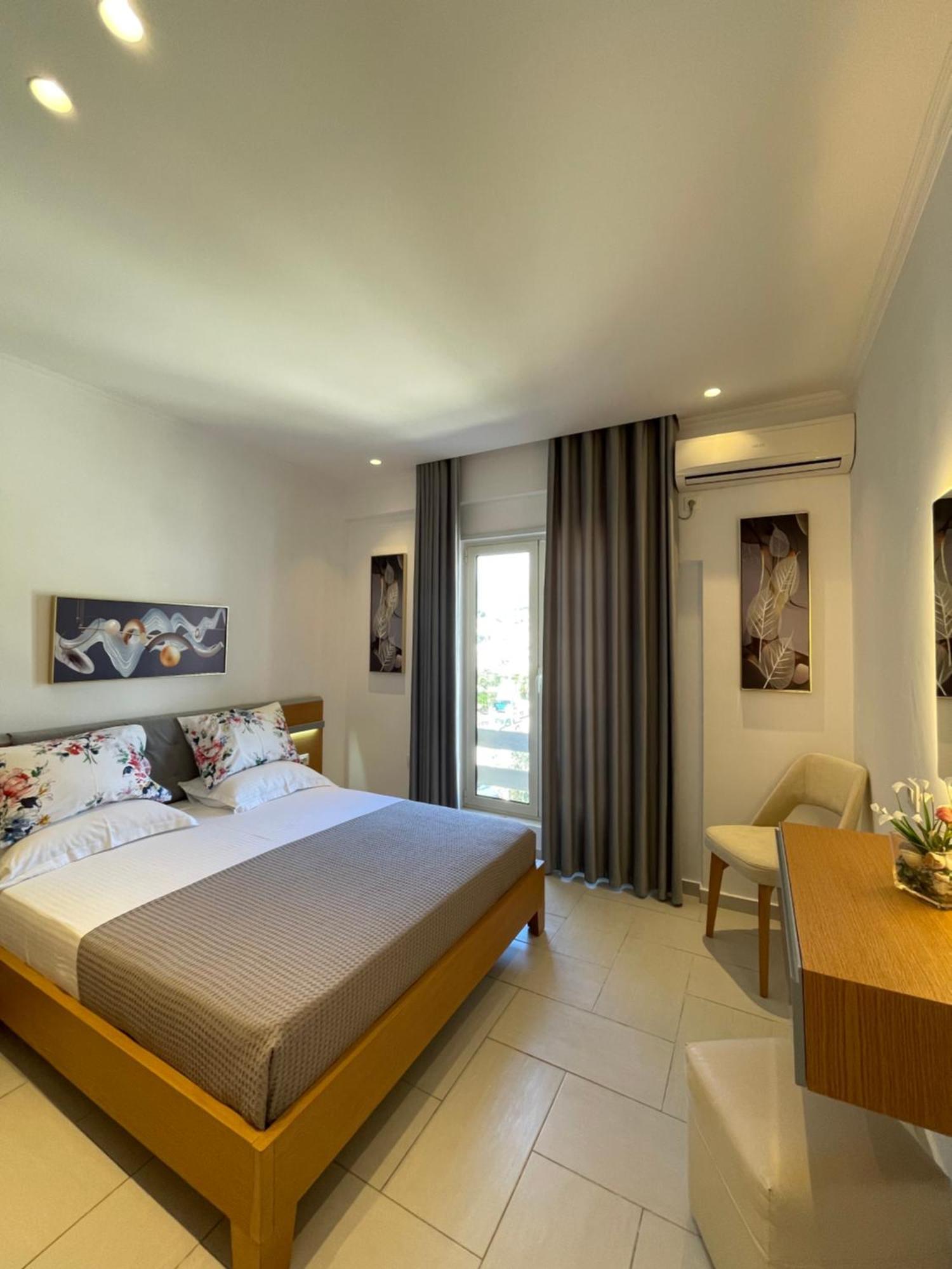 George Apartments Himare Eksteriør bilde
