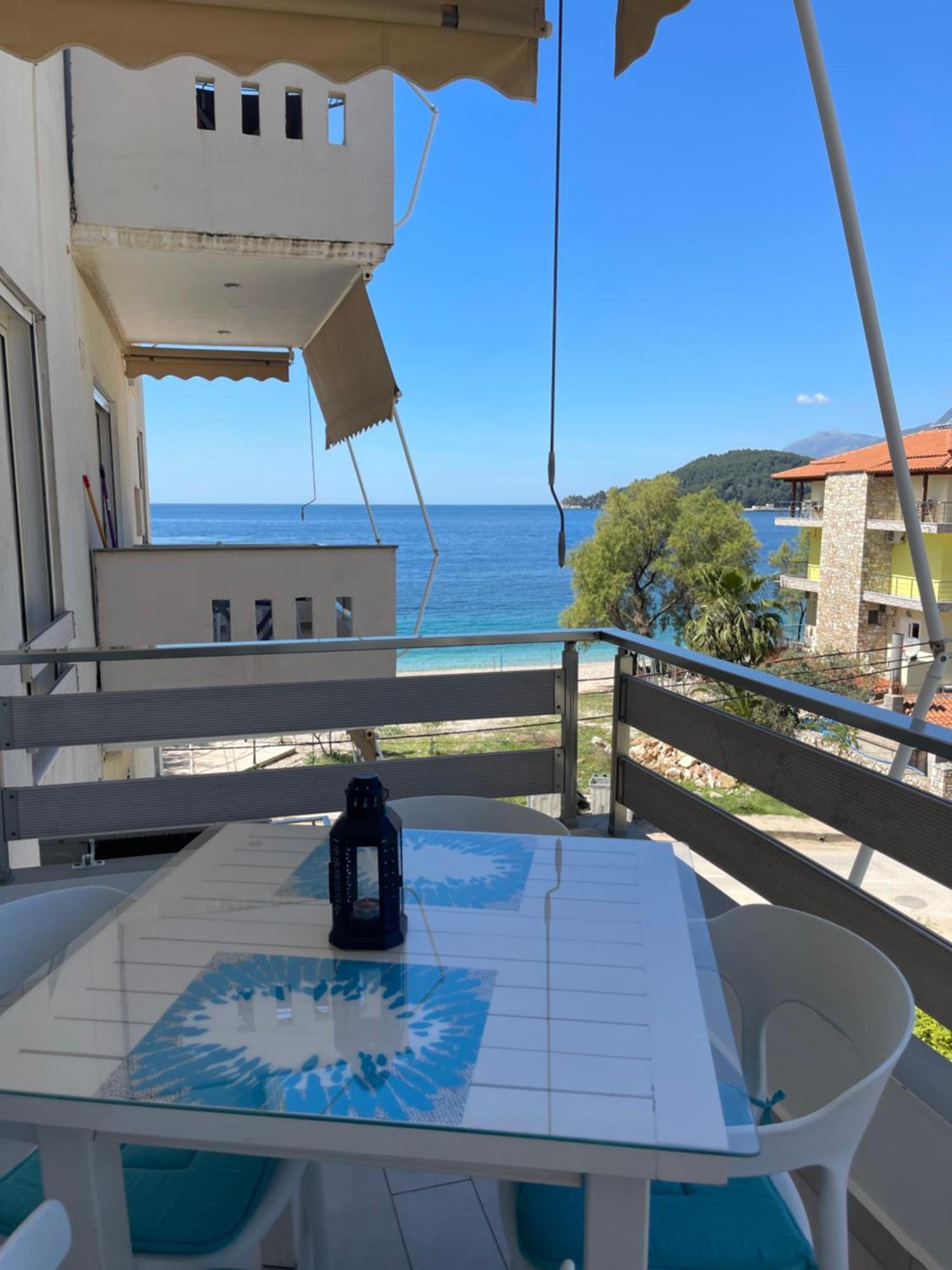 George Apartments Himare Eksteriør bilde
