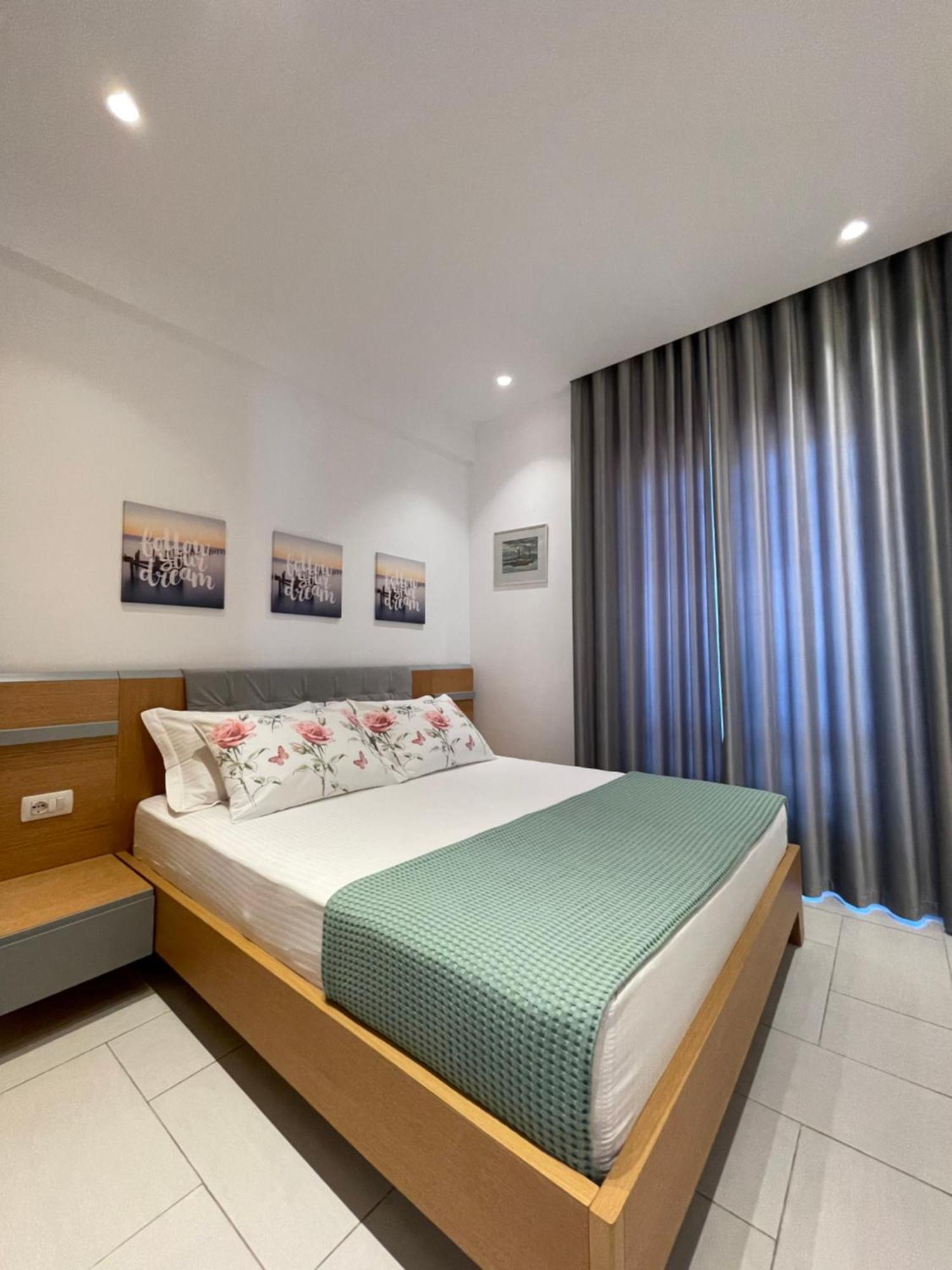 George Apartments Himare Eksteriør bilde