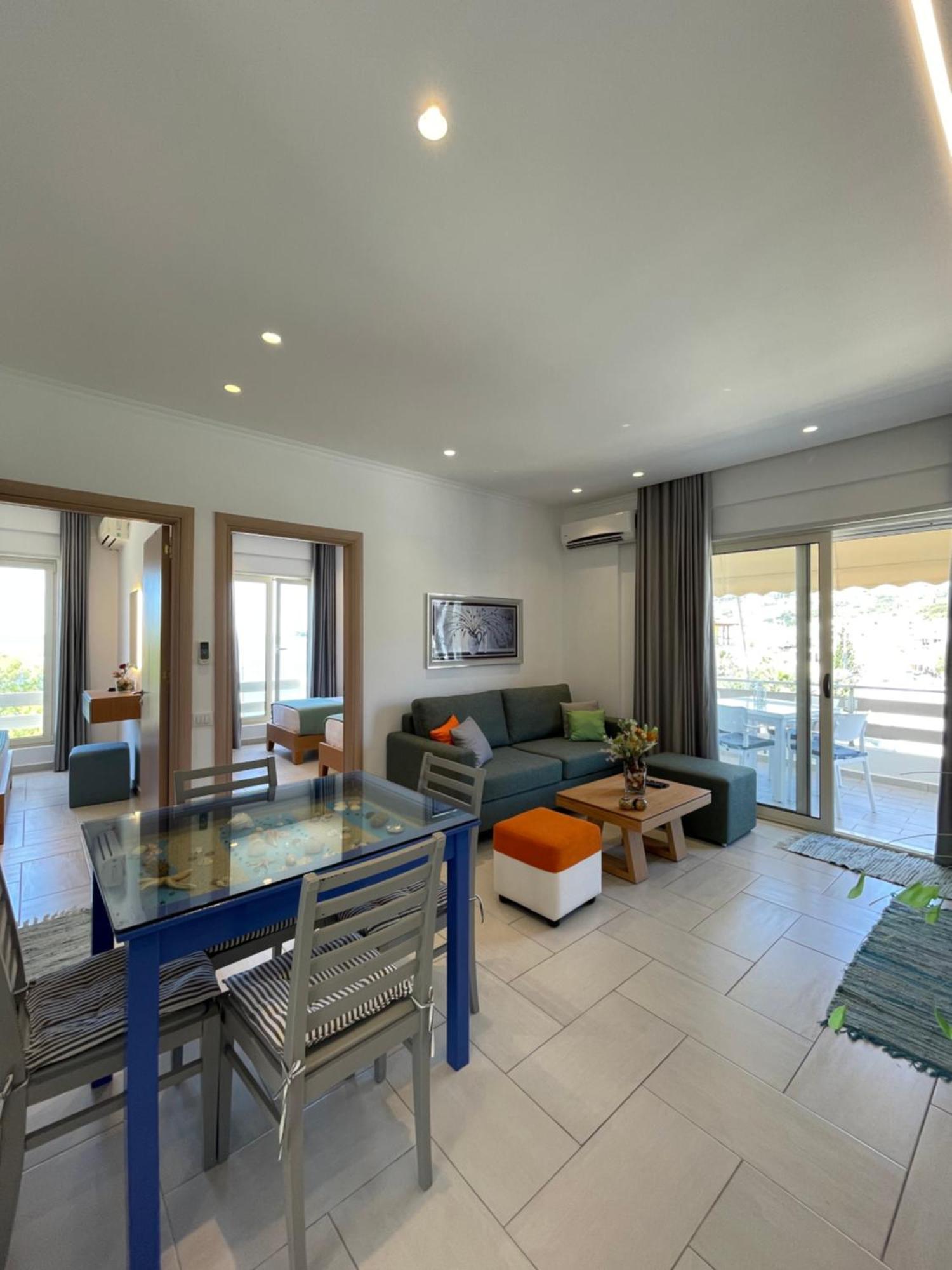 George Apartments Himare Eksteriør bilde