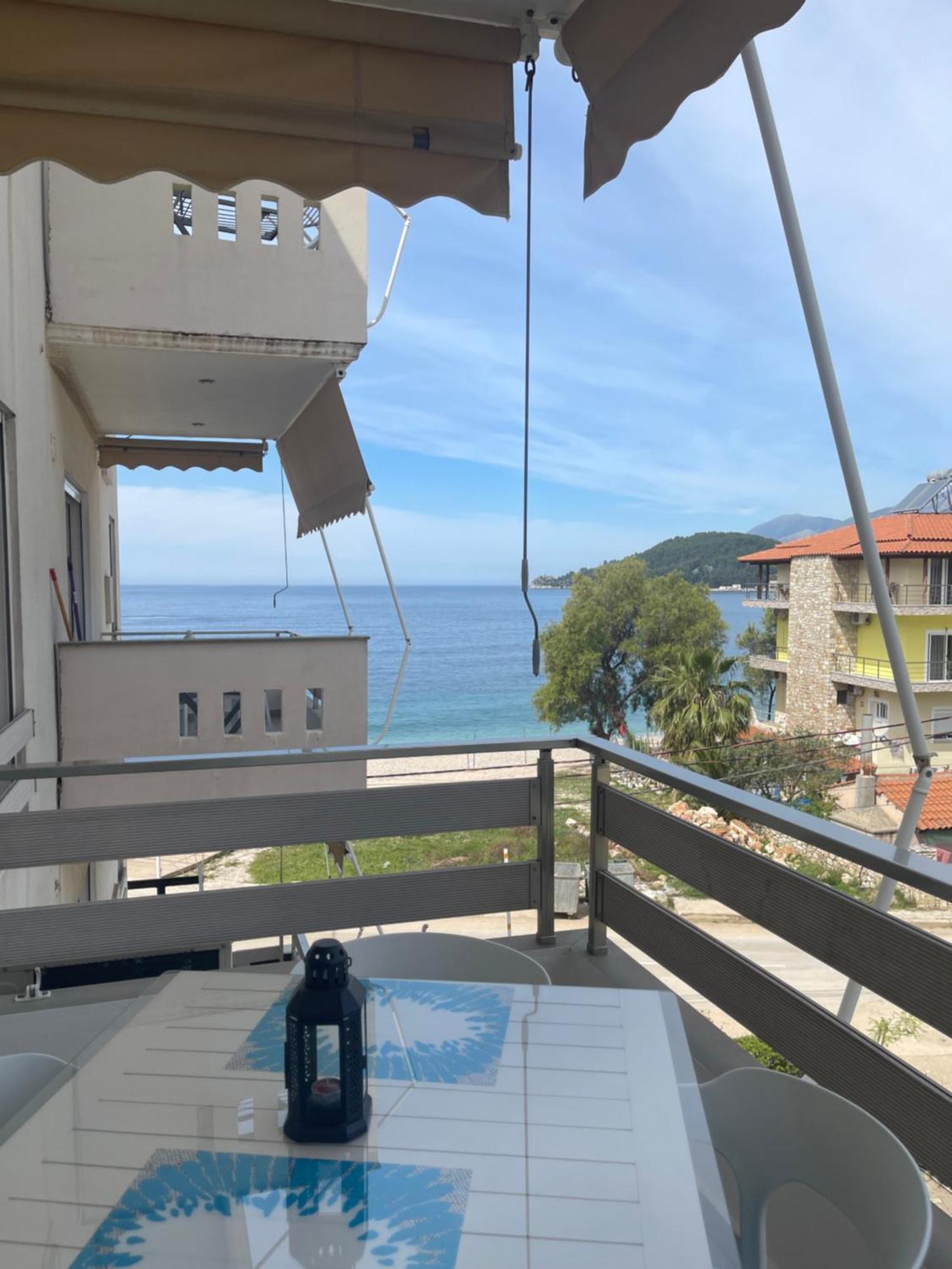 George Apartments Himare Eksteriør bilde